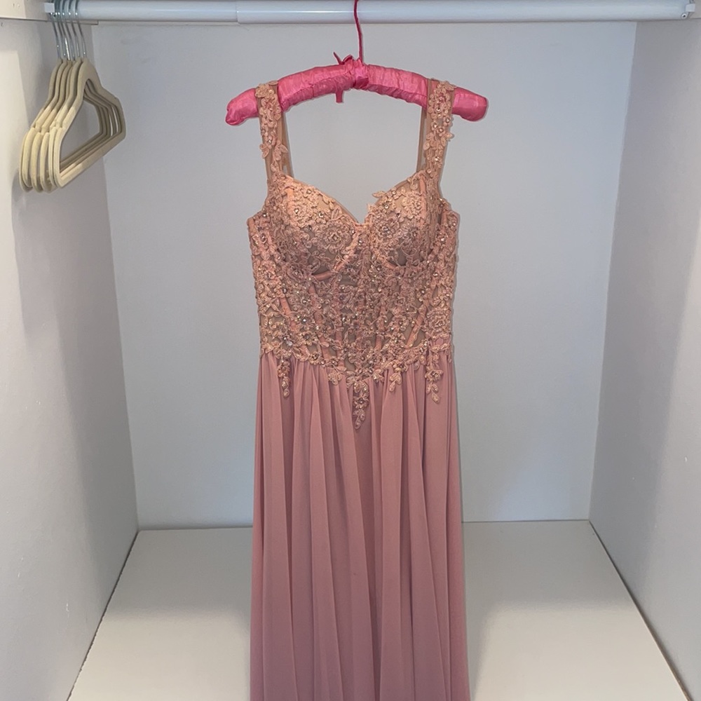 Alfabeta gown - Picture 2 of 4
